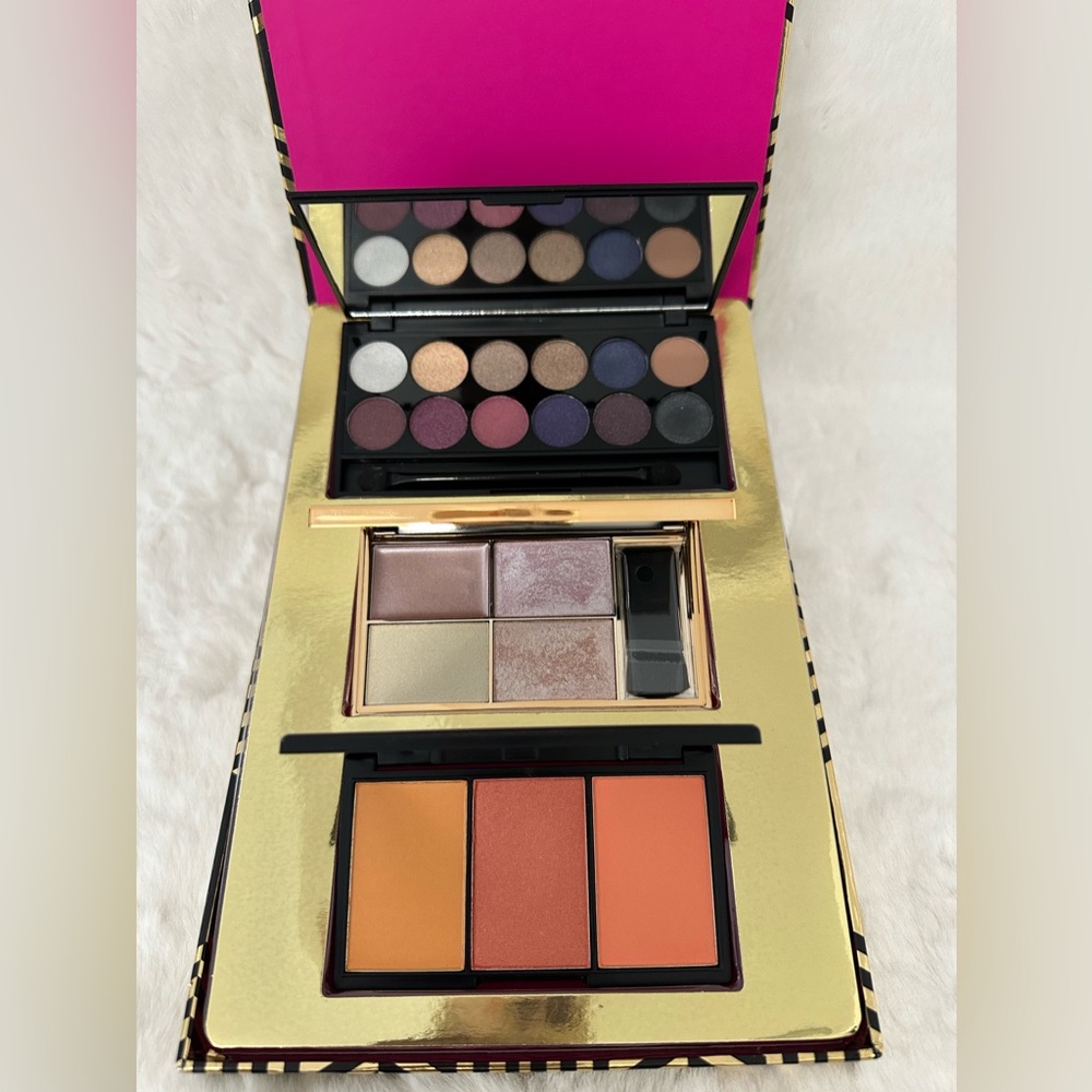 Sleek Eyeshadow, Highlighter & Blush Palette